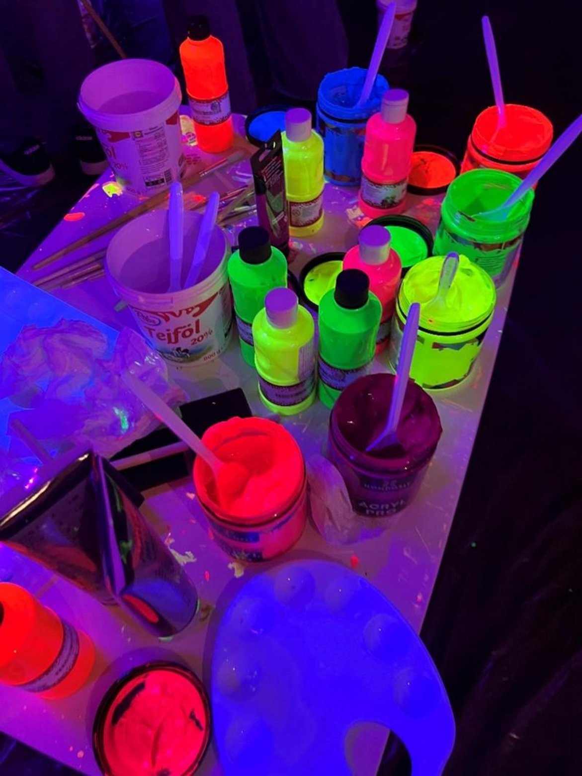 Farben unter Schwarzlicht
