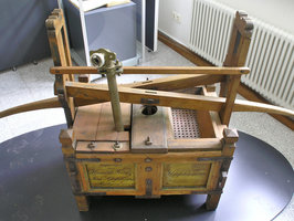 Kastenspritze aus dem Jahr 1835