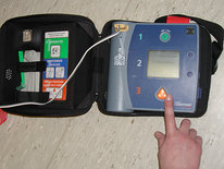 Automatischer Externer Defibrillator (AED)