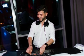 © DJ Dos Santos