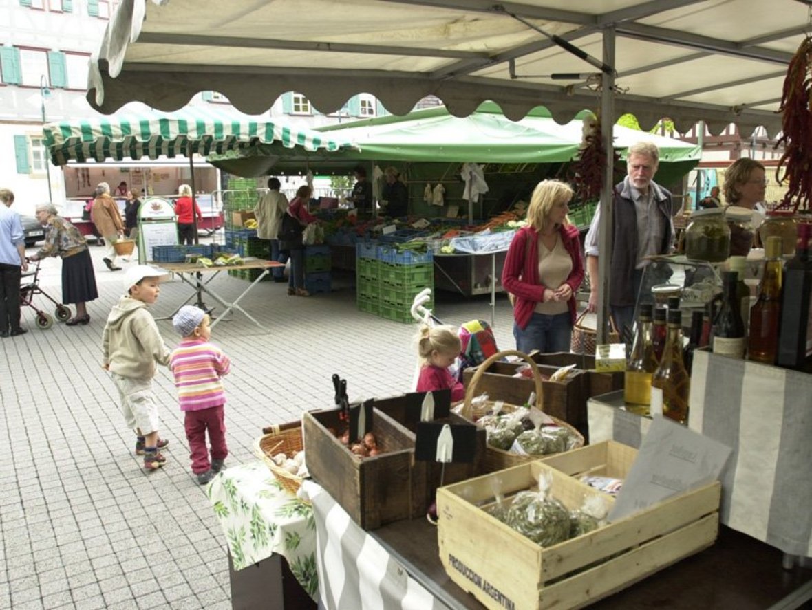 Wochenmarkt auf dem Laien