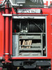 Kompressor und Druckluftschlauch im Heck