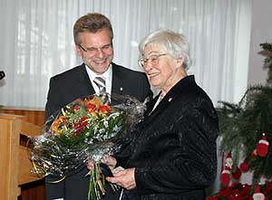 Oberbrgermeister Makurath und Frau Dr. Vettel bei der Auszeichnung