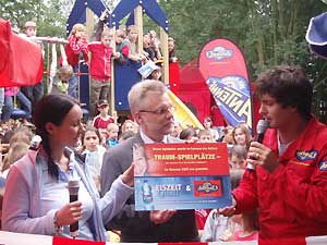 Übergabe und Einweihung des Spielplatzes