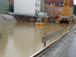 Hochwasser in einer Baugrube