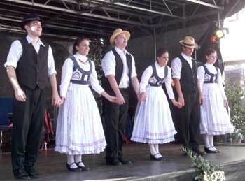 Krs Tanzgruppe aus Gyula auf dem Schckinger Dorffest